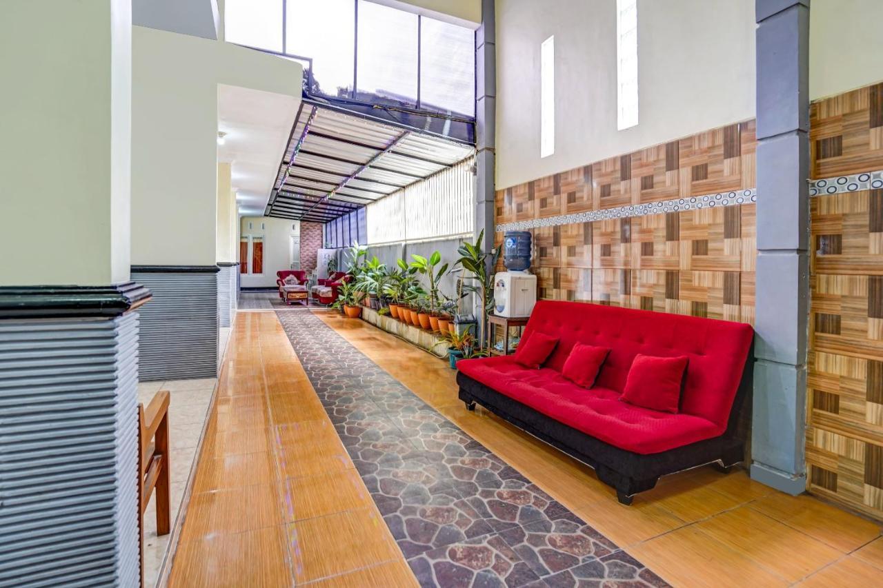 Super Oyo 90642 Lancar Homestay Syariah Tlekung Exterior photo