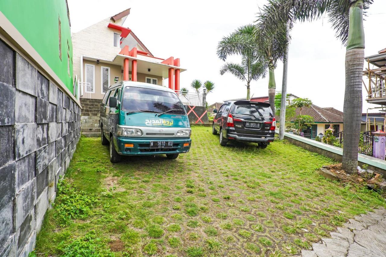 Super Oyo 90642 Lancar Homestay Syariah Tlekung Exterior photo