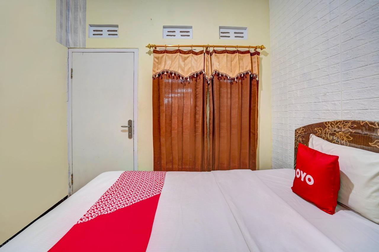 Super Oyo 90642 Lancar Homestay Syariah Tlekung Exterior photo
