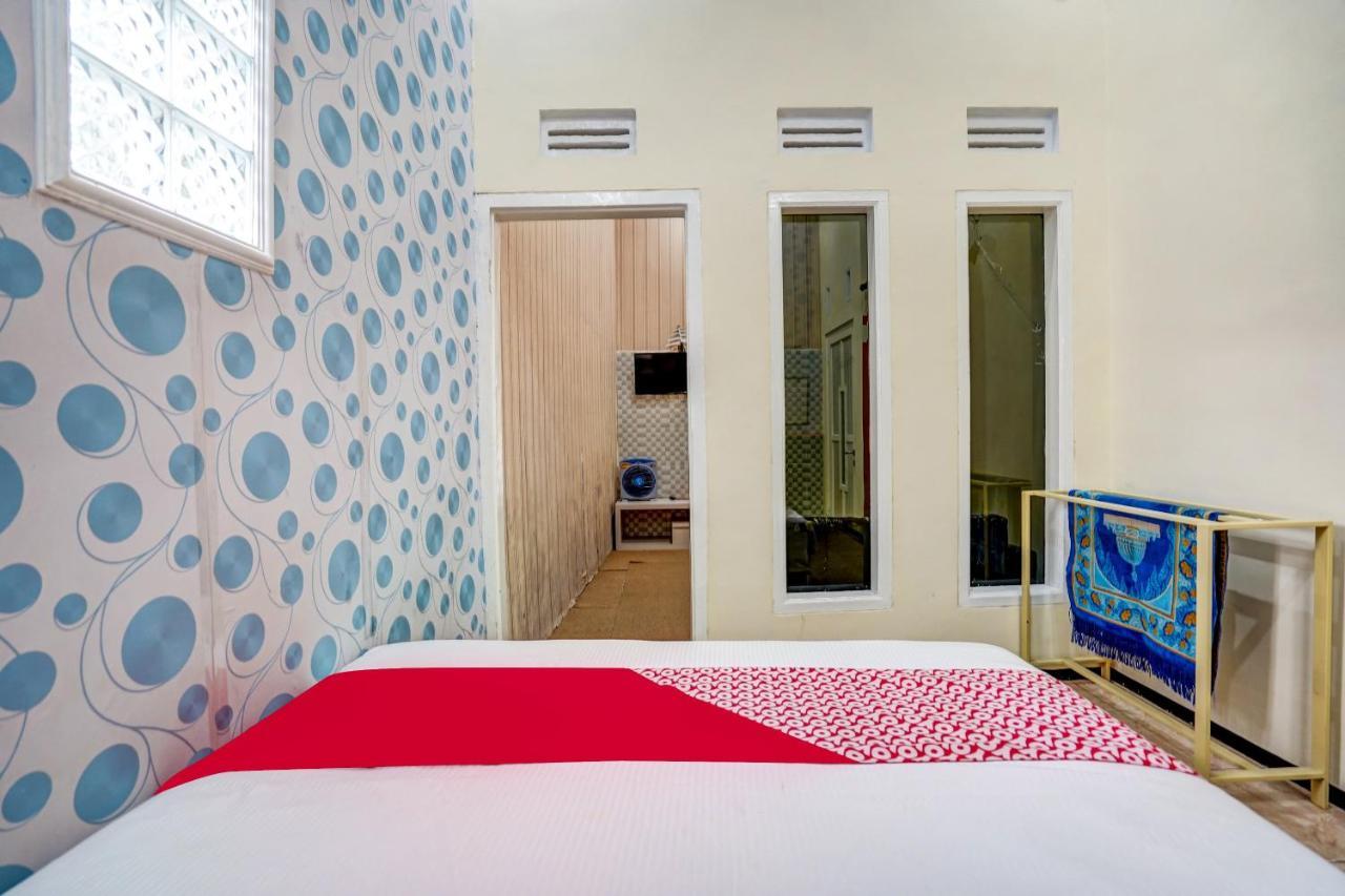 Super Oyo 90642 Lancar Homestay Syariah Tlekung Exterior photo